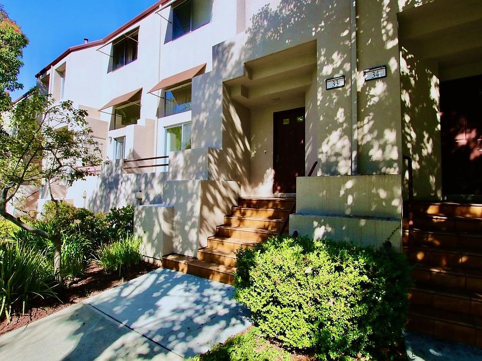 1st image of 33 E Court Ln