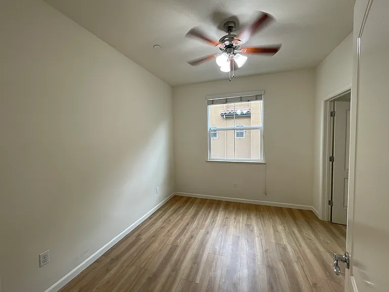 592 Messina Gardens Ln #592 — Photo 8