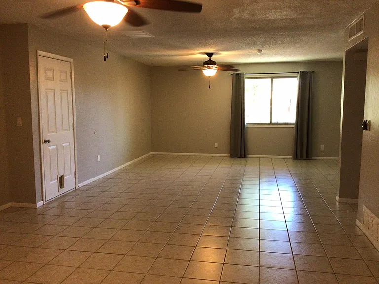 1646 N Daffodil St — Photo 12