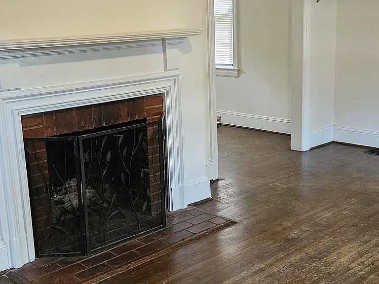 1010 W Haven Blvd — Photo 2