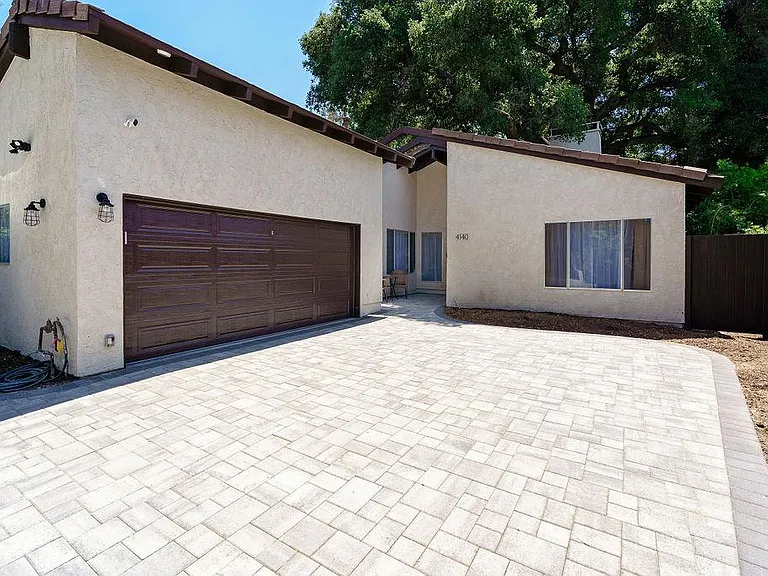 4140 Meadow Lark Dr — Photo 2