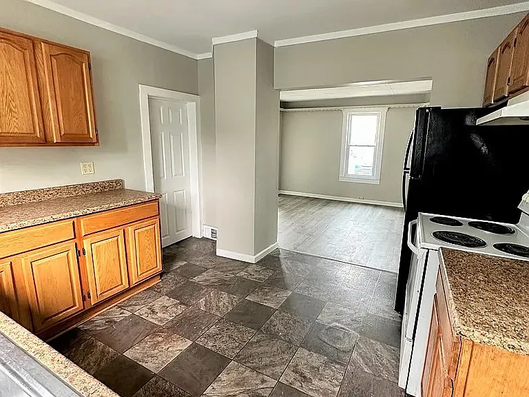 503 Lincoln St — Photo 10