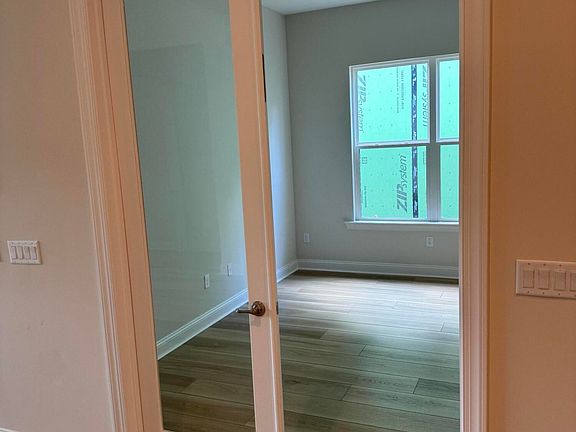 5th image of 422 DALTON MILL Drive