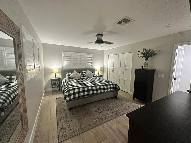 301 E Royal Palm Rd — Photo 27