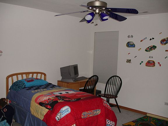 2nd Bedrm      13 x 13