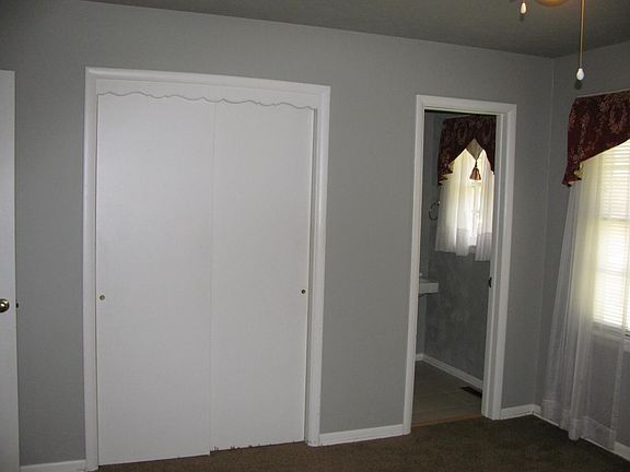 5th image of 2712 Northampton Pl