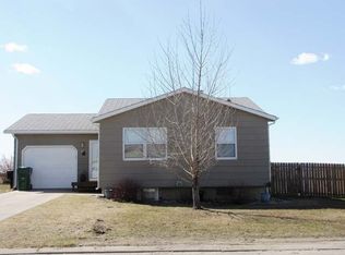 19 Custer Dr, Lincoln, ND 58504