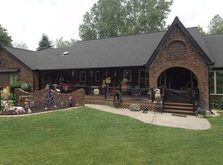 8969 Hyne Rd, Brighton, MI 48114