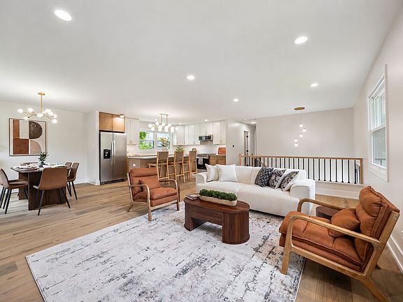 4th image of 1030 Cobble Hill Ct