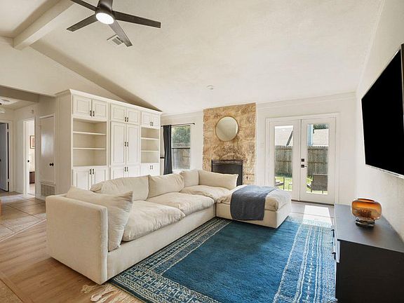 2nd image of 9833 Briar Ridge Dr