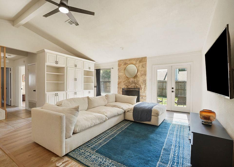 1st image of 9833 Briar Ridge Dr
