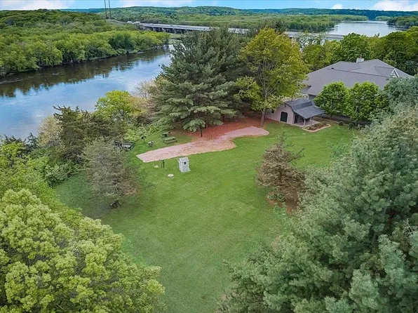 N4866 County Road U, Portage, WI 53901