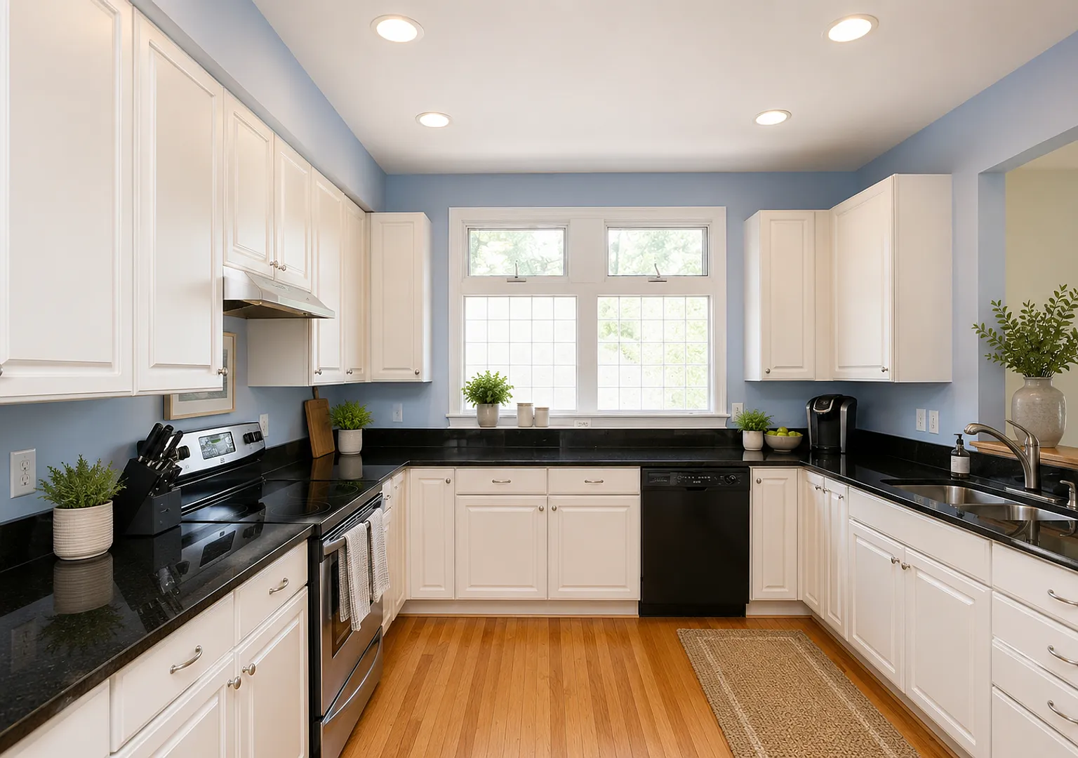 End Unit Townhome in the Heart of Chapel Hill — Photo 4