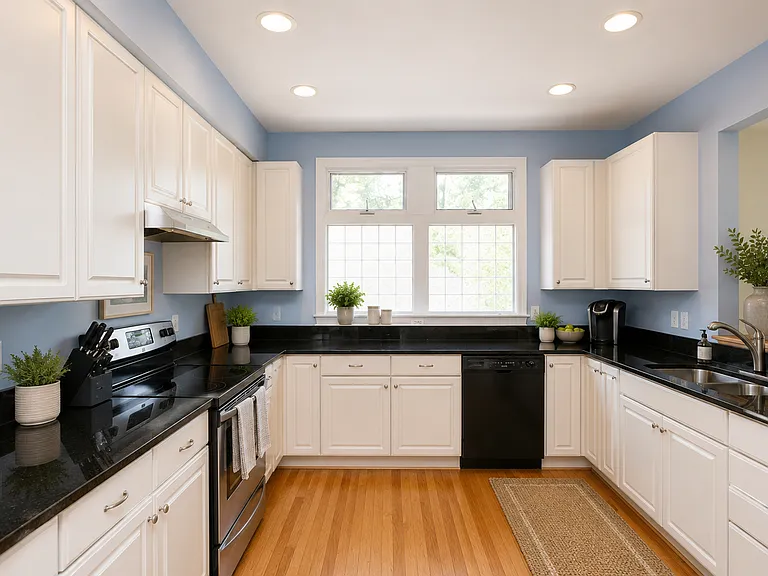 323 Columbia Pl NE — Photo 23