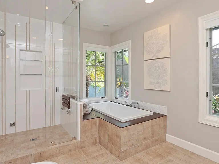 406 E Edith Ave — Photo 2