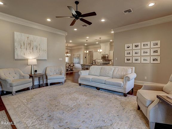 3rd image of 105 Clearwater Dr