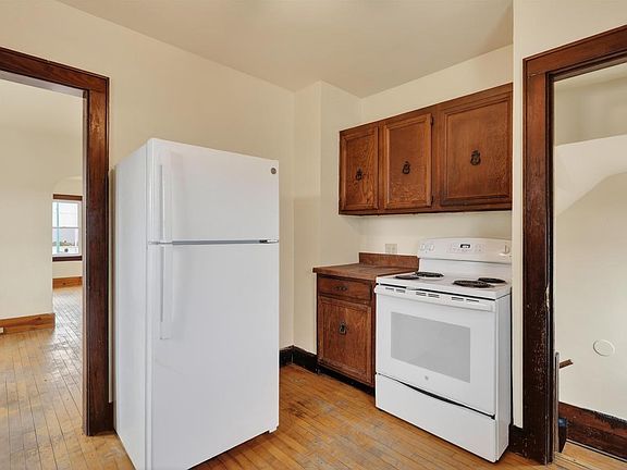 4th image of 830 MARKET STREET