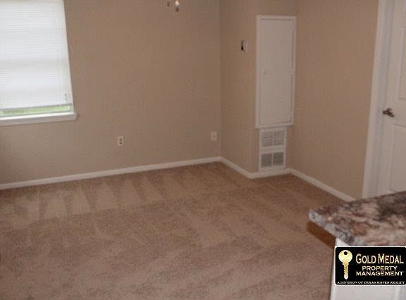 5th image of 200 Margaret Lee St #B