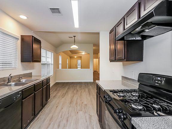 5th image of 5543 Latta Plantation Dr