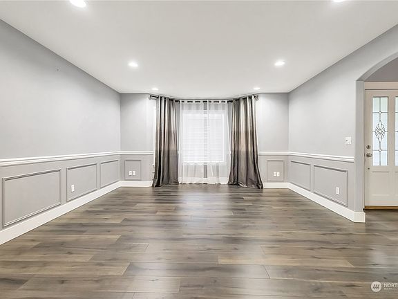 4th image of 18310 18th Avenue Ct E