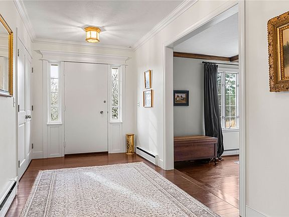 3rd image of 615 Cayuga Heights Rd