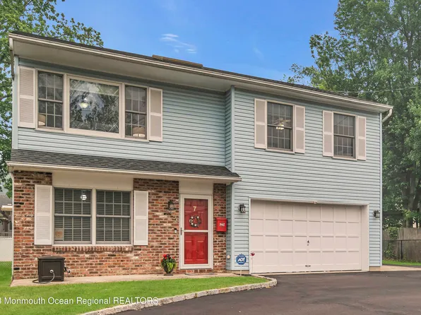 7 Michigan Avenue, Port Monmouth, NJ 07758