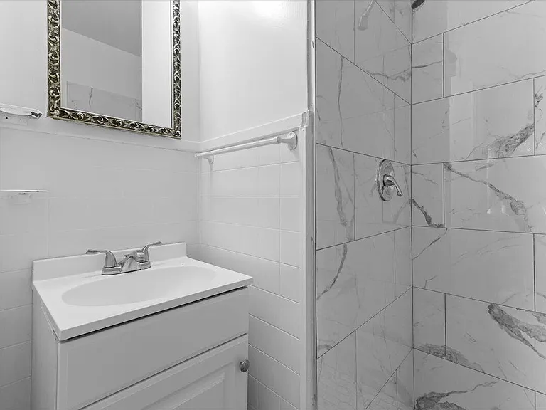 704 Blue Ridge Ave — Photo 6