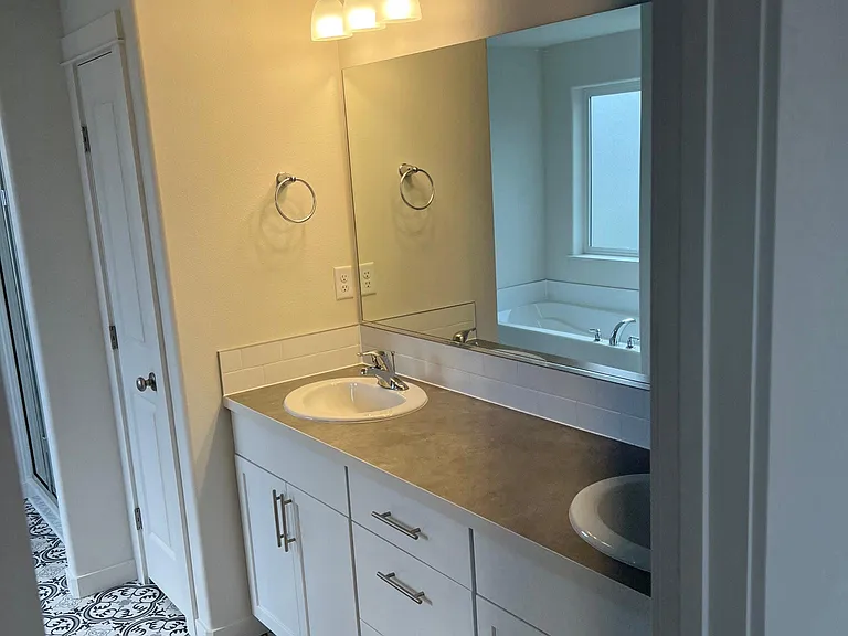 3921 Lynn St — Photo 16