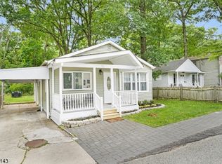 20 Amherst Way, Hopatcong, NJ 07843