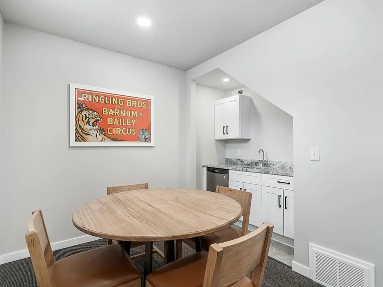 1205 S 7th Ave — Photo 34