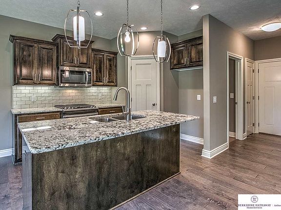 4th image of 6405 N 158th St