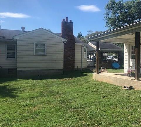 4th image of 1609 Lakeside Dr