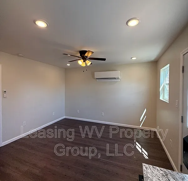 134 Clayton Ave #1E — Photo 3