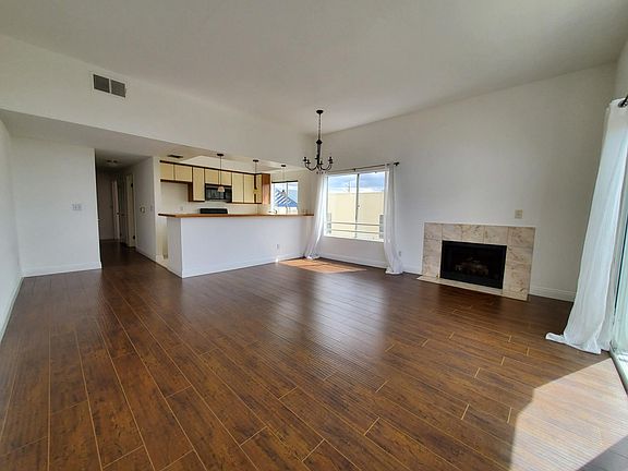3rd image of 1540 Amherst Ave #3