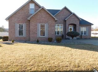 219 Plantation Dr, Mineral Wells, WV 26150