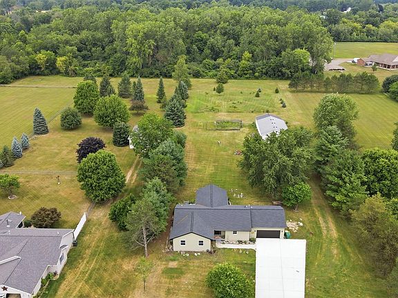 5th image of 45738 Bemis Rd