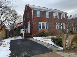 2104 27th St S, Arlington, VA 22206