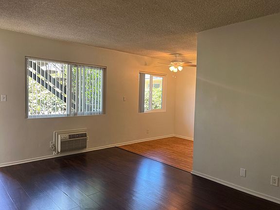 5th image of 319 N Kenwood St APT 4