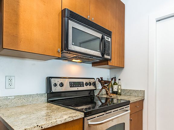 5th image of 1010 Central Ave APT 224