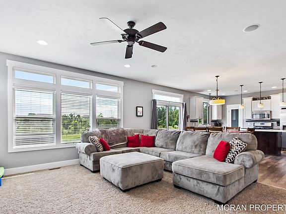 4th image of 3850 Bryce Dr