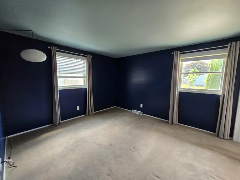 1146 Redwood Ln — Photo 11
