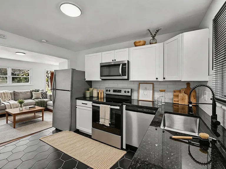 Highland Commons — Photo 13