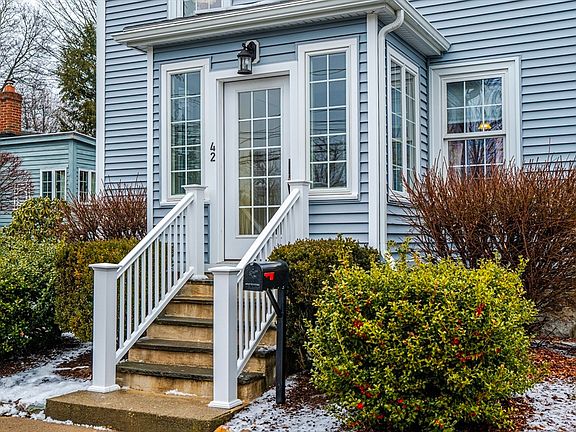 2nd image of 42 Bisson St