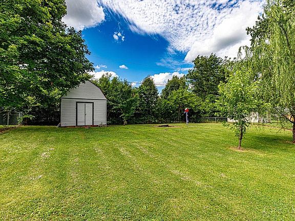5th image of 223 Dean Dr