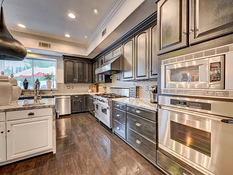 10212 Stone Briar Ct — Photo 59