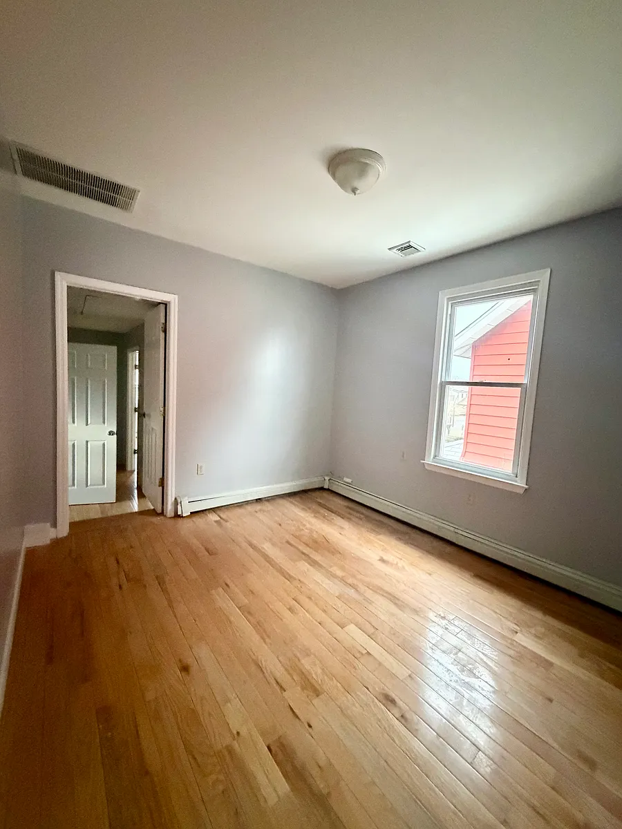 Building Photo - 252 Harding Ave #2