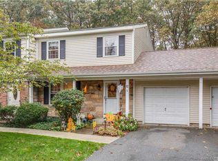 12 Penn Cmns, Yaphank, NY 11980
