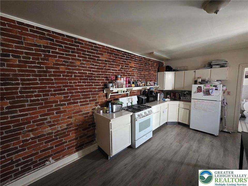 2nd image of 106 S 13th St