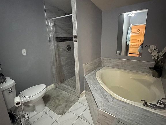 4th image of 2501 Powderhorn Dr