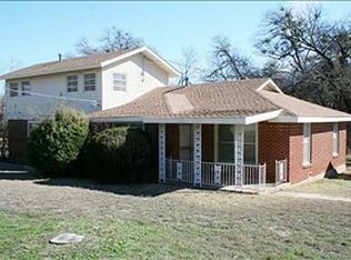 121 Normandy Ave, Azle, TX 76020